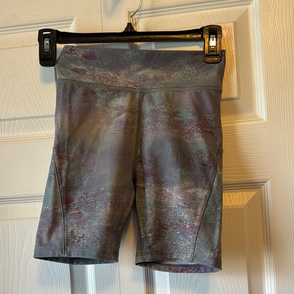 Lululemon Women's Multicolor Shorts - Picture 1 of 2
